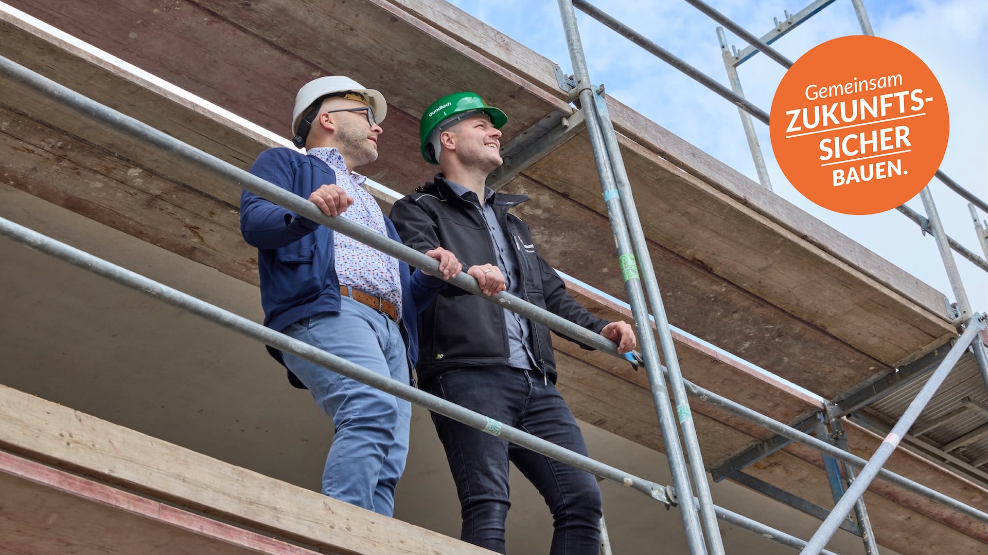 Gundlach Bauleiter mit Unternehmer im Godshorner Grün